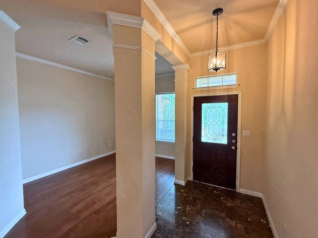 Building Photo - 18434 Rogers Bend