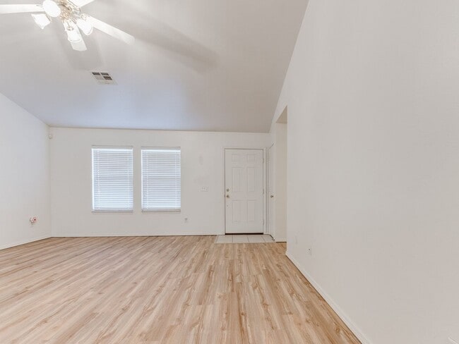 Building Photo - Charming 3 Bed, 2 Bath Home for Rent in Norman!