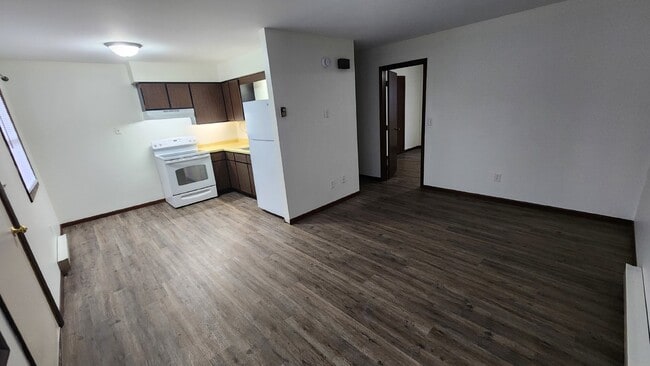 Building Photo - Charming lower level 1-Bed Escape with Ful...