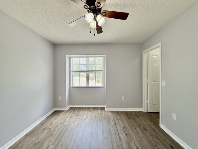 Building Photo - 10325 Boyette Creek Blvd