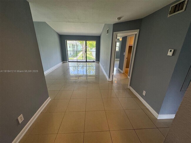 Building Photo - 8787 NW 39th St