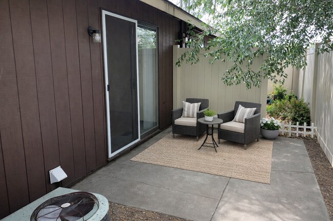 Building Photo - Wilson1009 (CWP)