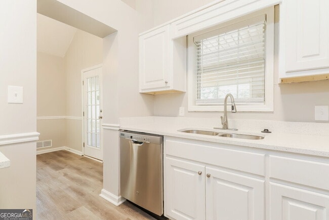 Building Photo - 250 Ashley Oaks Dr