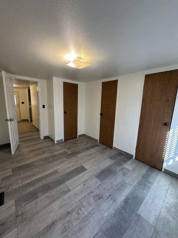 Building Photo - 1660-1H-5 5th St