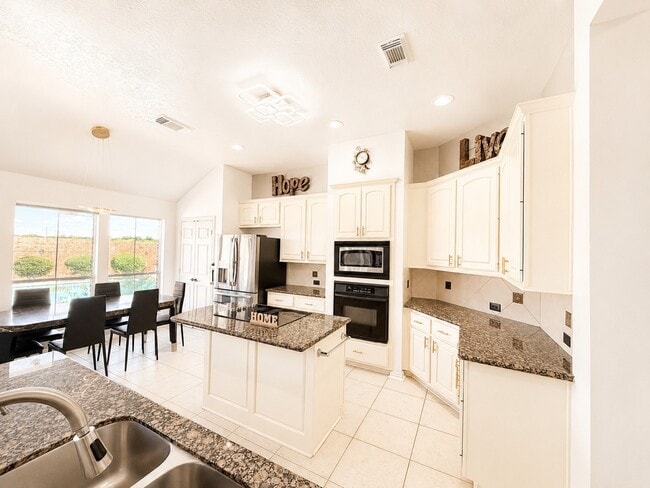Building Photo - 5507 Cranston Ct
