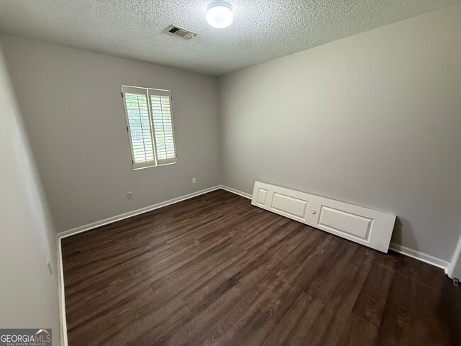 Building Photo - 125 Shadow Pond Rd