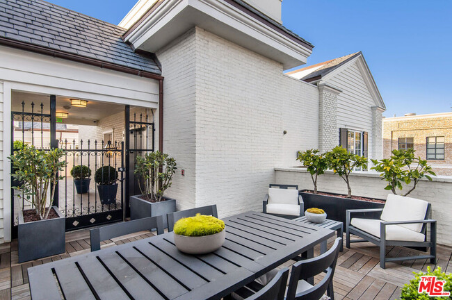 Building Photo - 15225 Palisades Village Ln