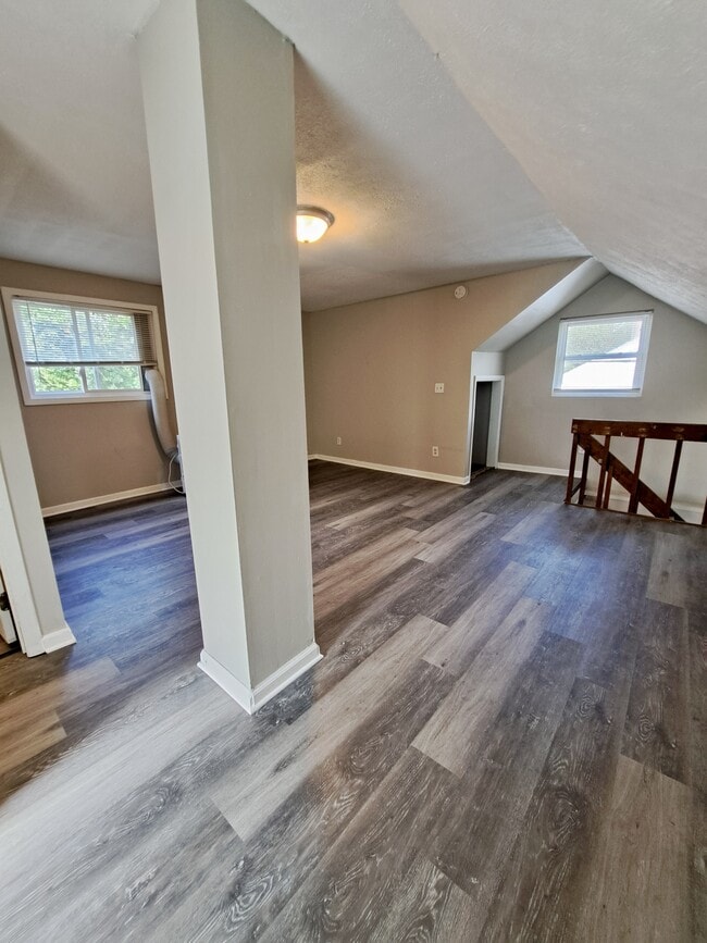 Building Photo - 3637 Evansville Ave