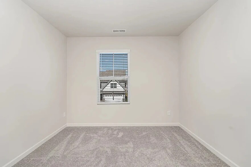 Building Photo - 549 Torrey Pines Ln