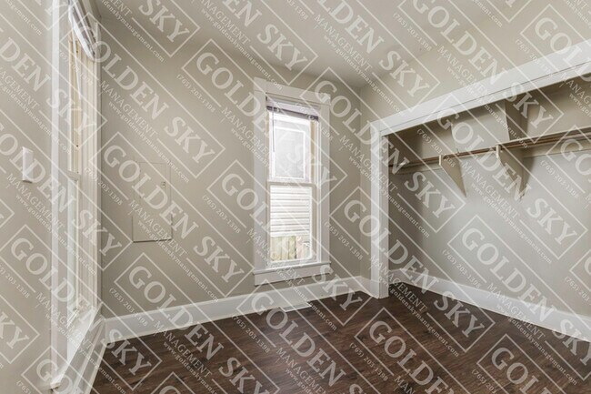 Building Photo - 805 W Main St