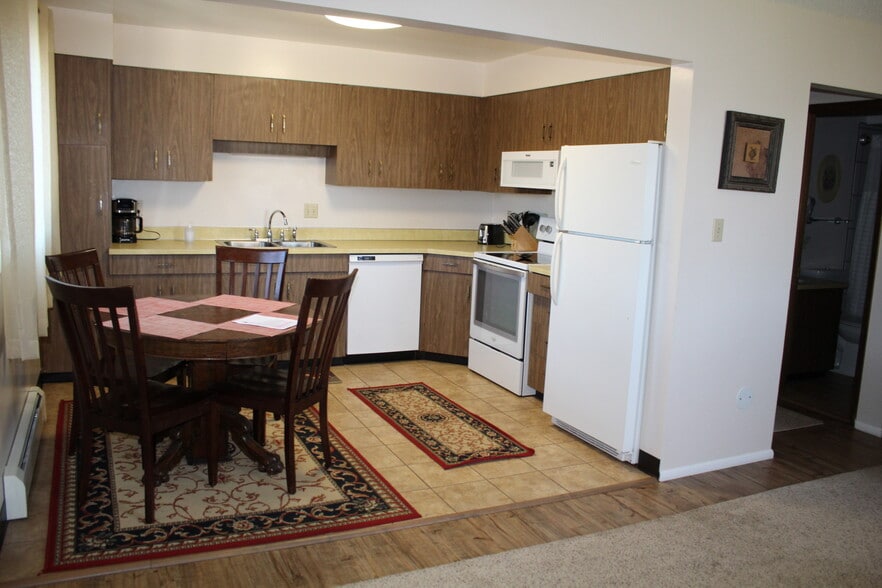 Building Photo - 1417 13th St S