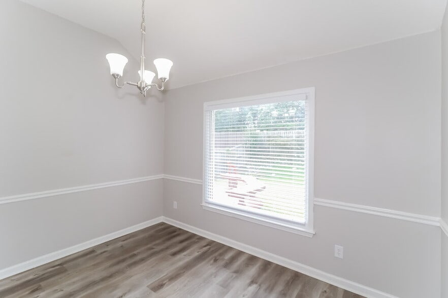 Building Photo - 9355 Helmsley Dr