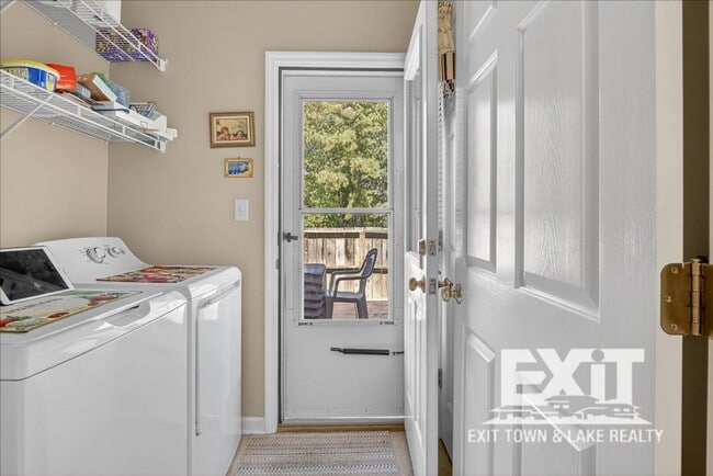 Building Photo - Beautiful Home in Beaver Creek