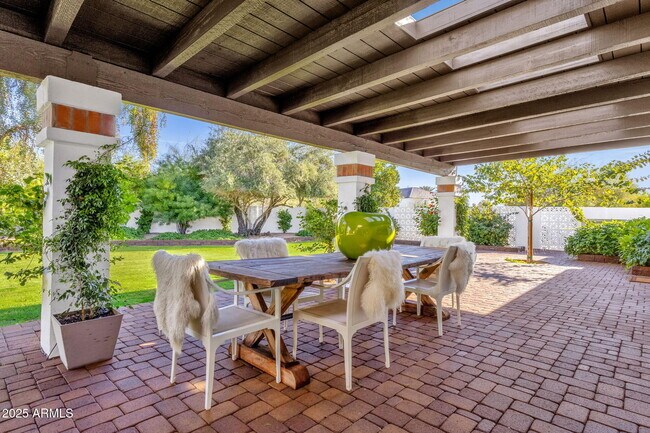 Building Photo - 6954 E Caballo Dr