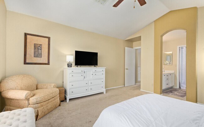 Building Photo - 3 BR 2.5 BA Glendale