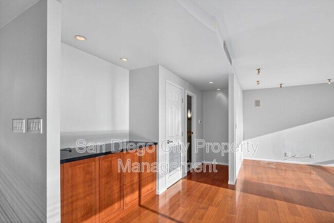 Building Photo - 3535 1st Ave.