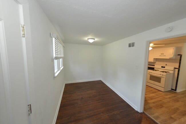 Building Photo - 1275 N Florissant Rd