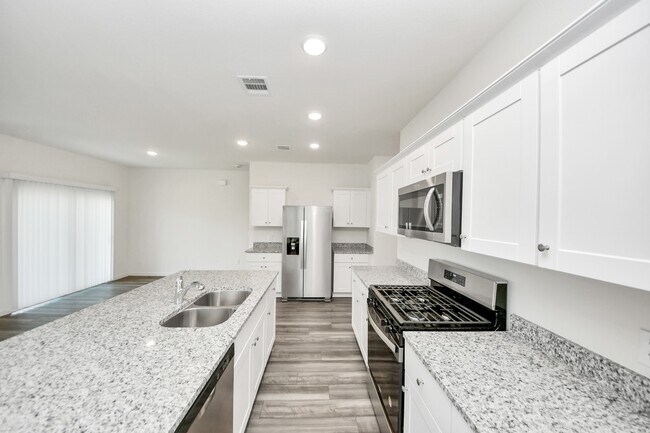 Building Photo - 10314 Valley Vista Dr