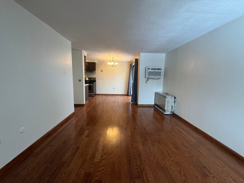 Building Photo - 126 Watertree Dr