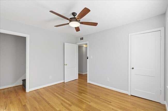 Building Photo - 403 S Veitch St