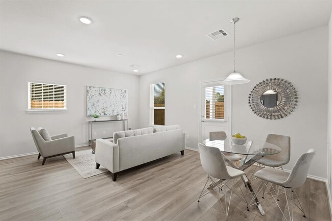 Building Photo - 1437 Acorn Mdw St