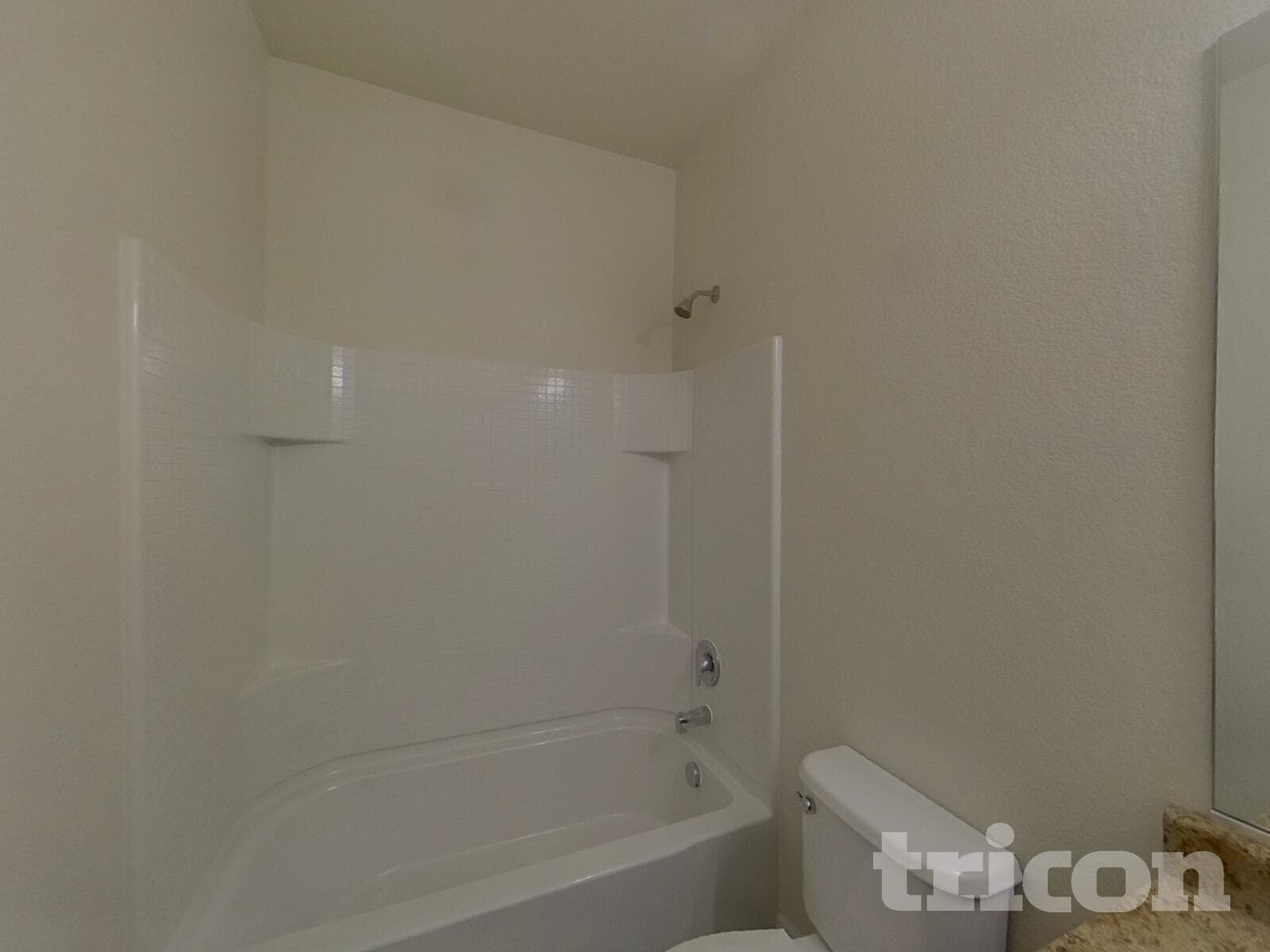 Building Photo - 6585 Kearsarge Dr