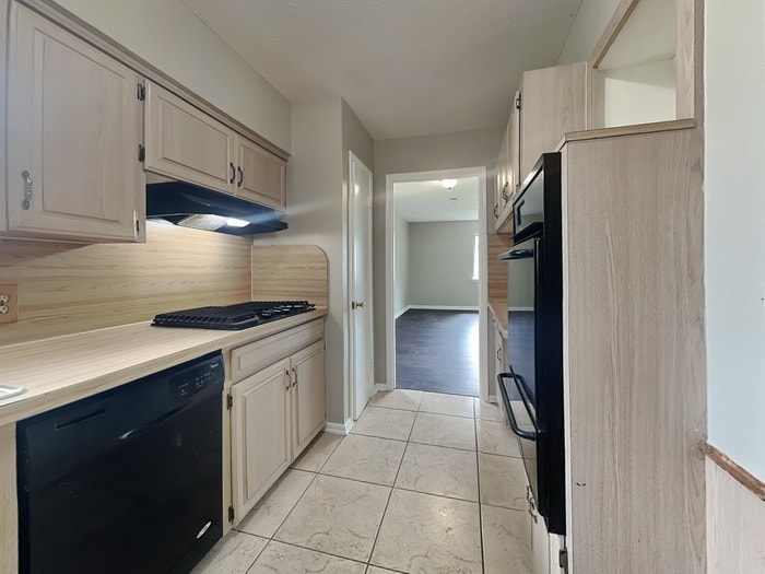 Building Photo - 5705 Trailwood Dr