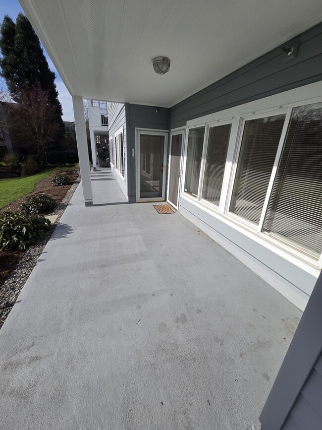 Building Photo - 6125 NE 175th St