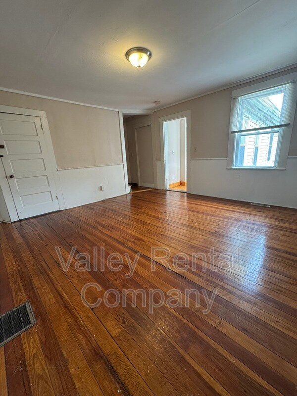 Building Photo - 46 Old Amherst Rd