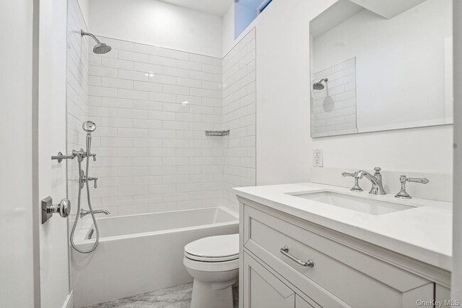 Building Photo - 71 Henry Ave