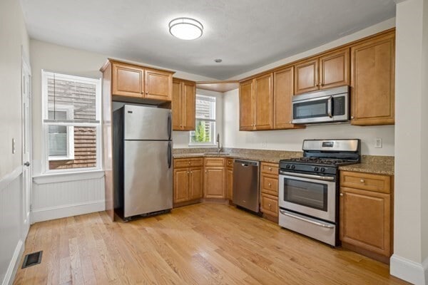 Building Photo - 20 Sudan St