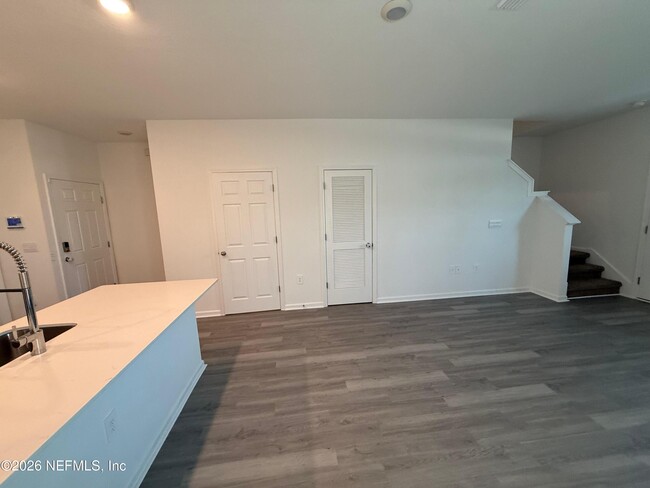 Building Photo - 891 Rivertree Pl