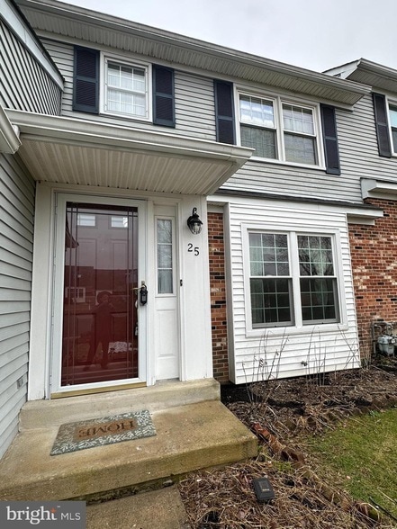 Building Photo - 25 Green Meadow Ct