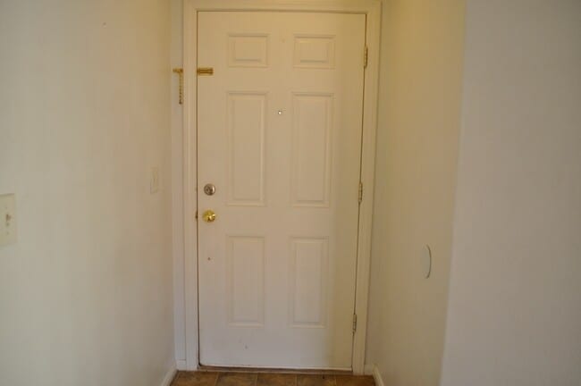 Building Photo - 452 Groft Way