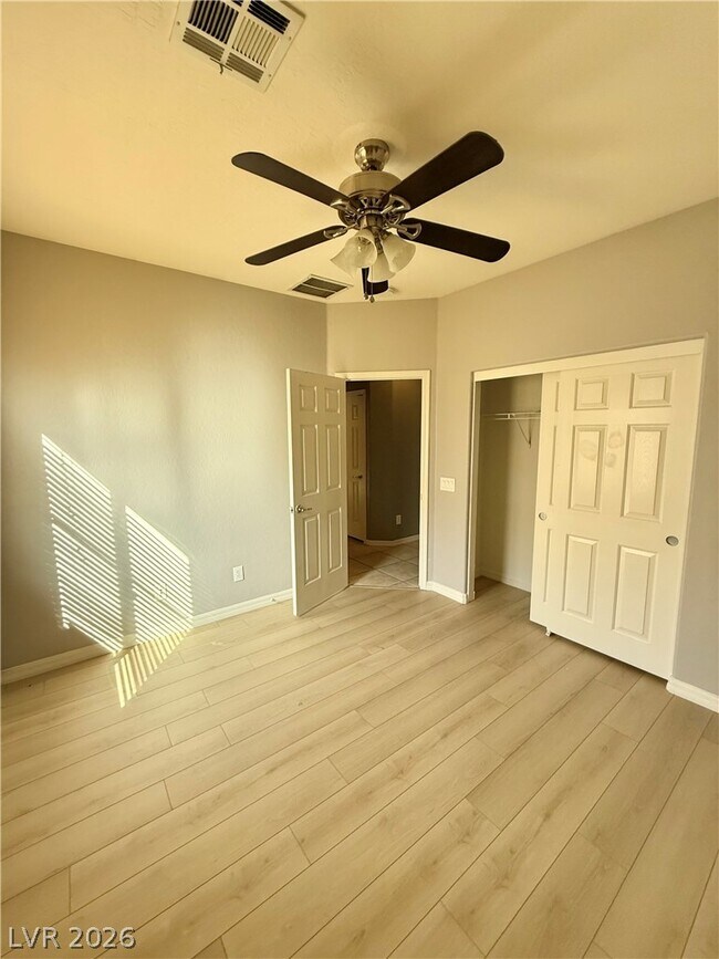 Building Photo - 3989 Spanish Barb St