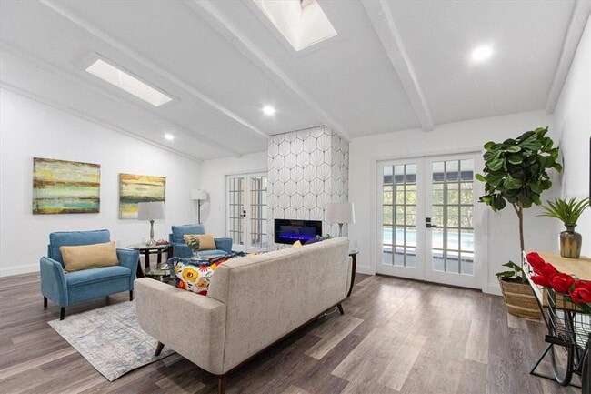 Building Photo - 11218 Creek View Dr