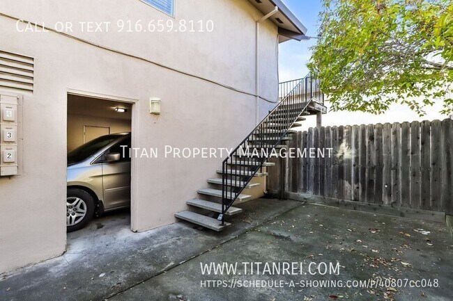 Building Photo - 770 Carro Dr