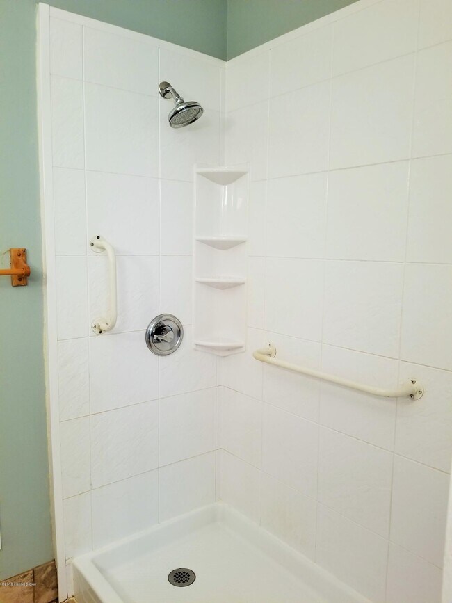 Building Photo - 8203 Camberley Dr