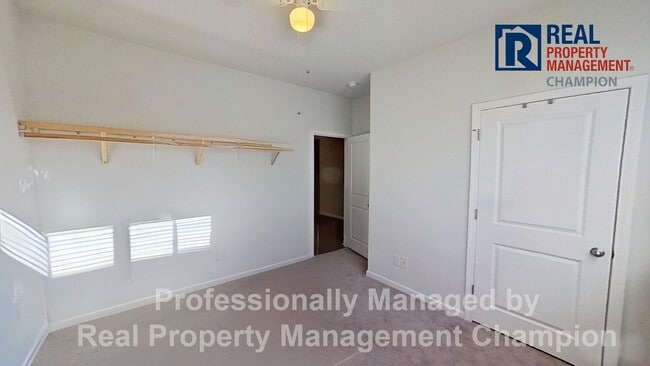 Building Photo - Spacious 4 BD/2 BA Home in Hawkeswater on the River