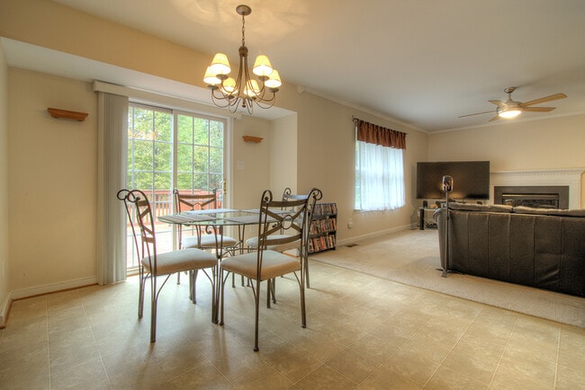 Building Photo - Large 3 Bedroom Home in Glen Allen! ***Available Mid July 2026***