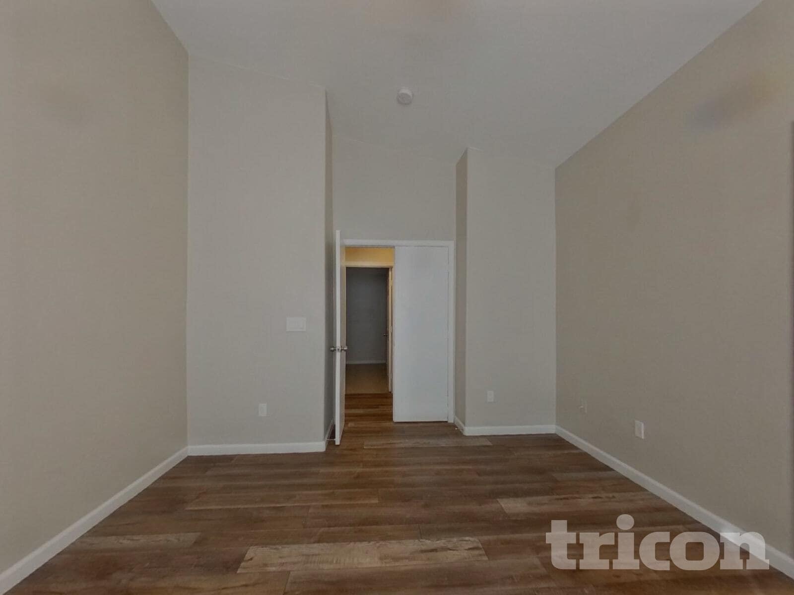 Building Photo - 857 E Saragosa St