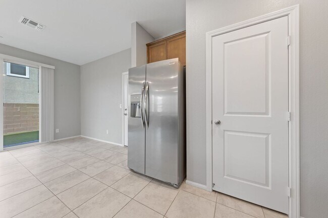 Building Photo - Modern 3-Bedroom + Loft Near VA Hospital