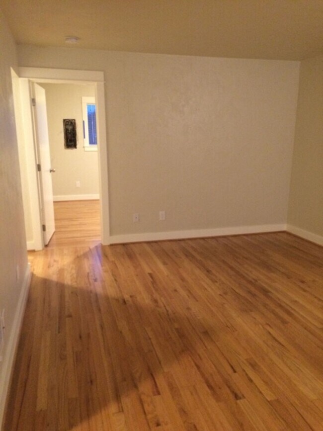 Building Photo - Modern Remodel Spacious 2BD Hardwoods, Qua...