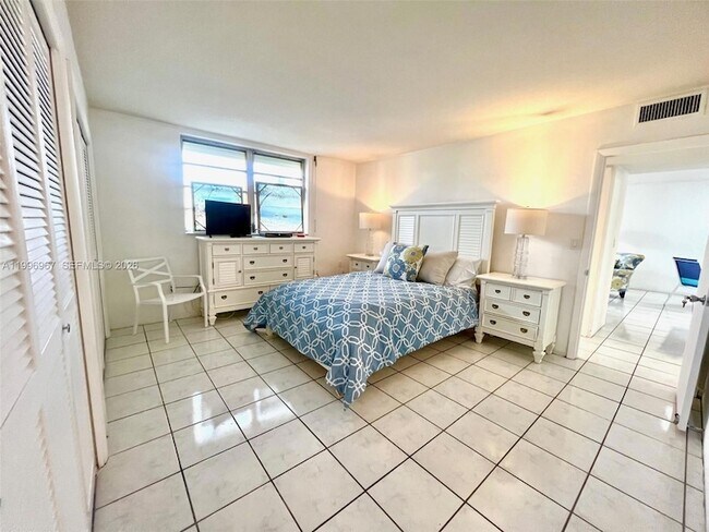 Building Photo - 3030 Marcos Dr