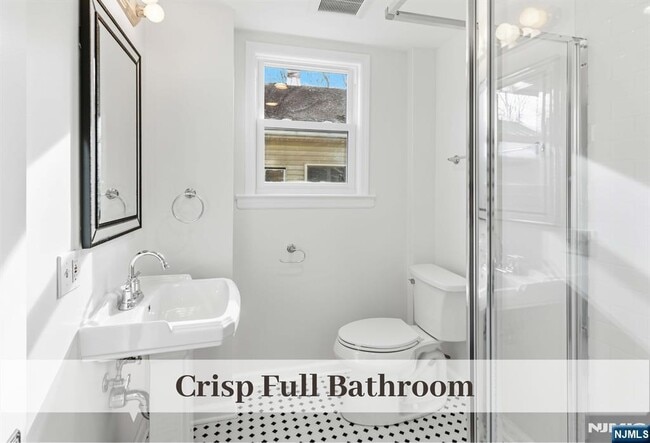 Building Photo - 10 Zazzetti St