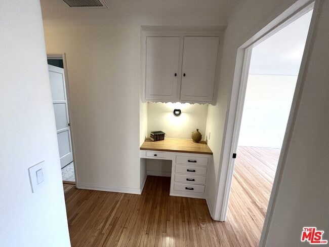 Building Photo - 958 N Vista St