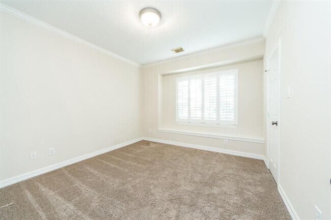 Building Photo - 6318 Elm Ct