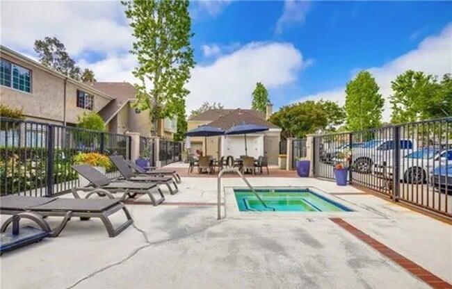 Building Photo - Charming Two Bedroom Condo in Laguna Niguel