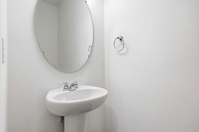 Building Photo - 307 Spaight Acrs Wy