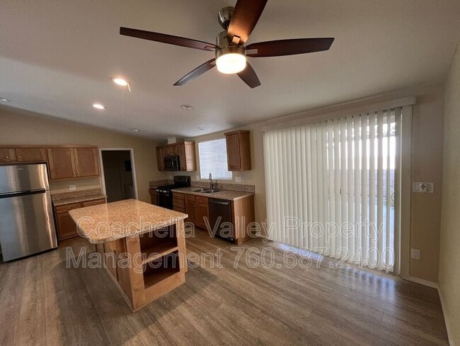 Building Photo - 15300 Palm Dr